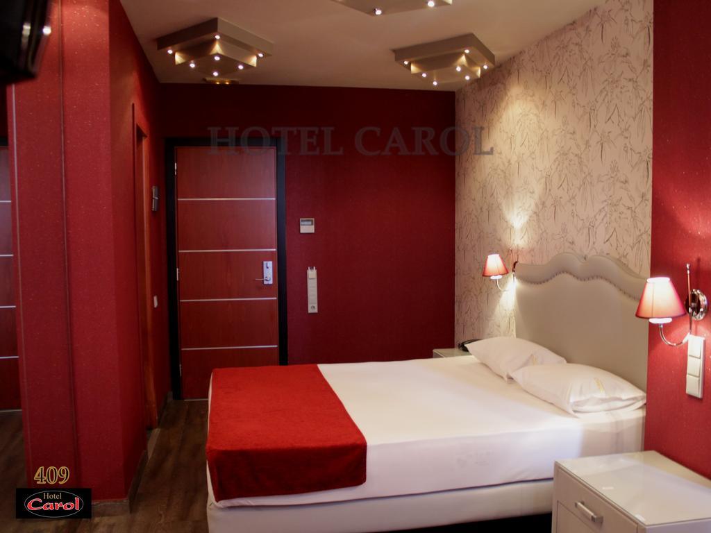 Carol Hotel Piraeus Buitenkant foto