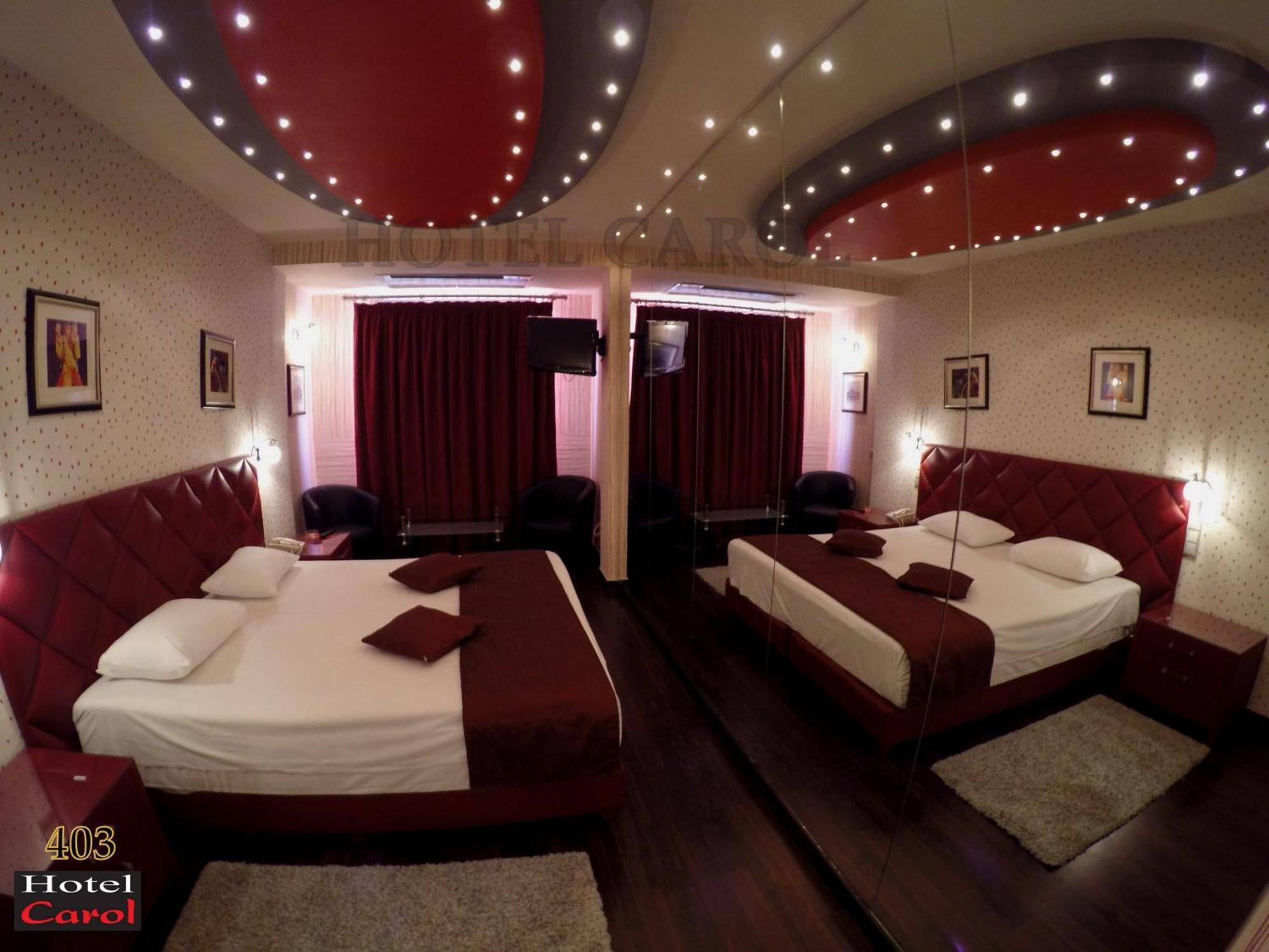 Carol Hotel Piraeus Buitenkant foto