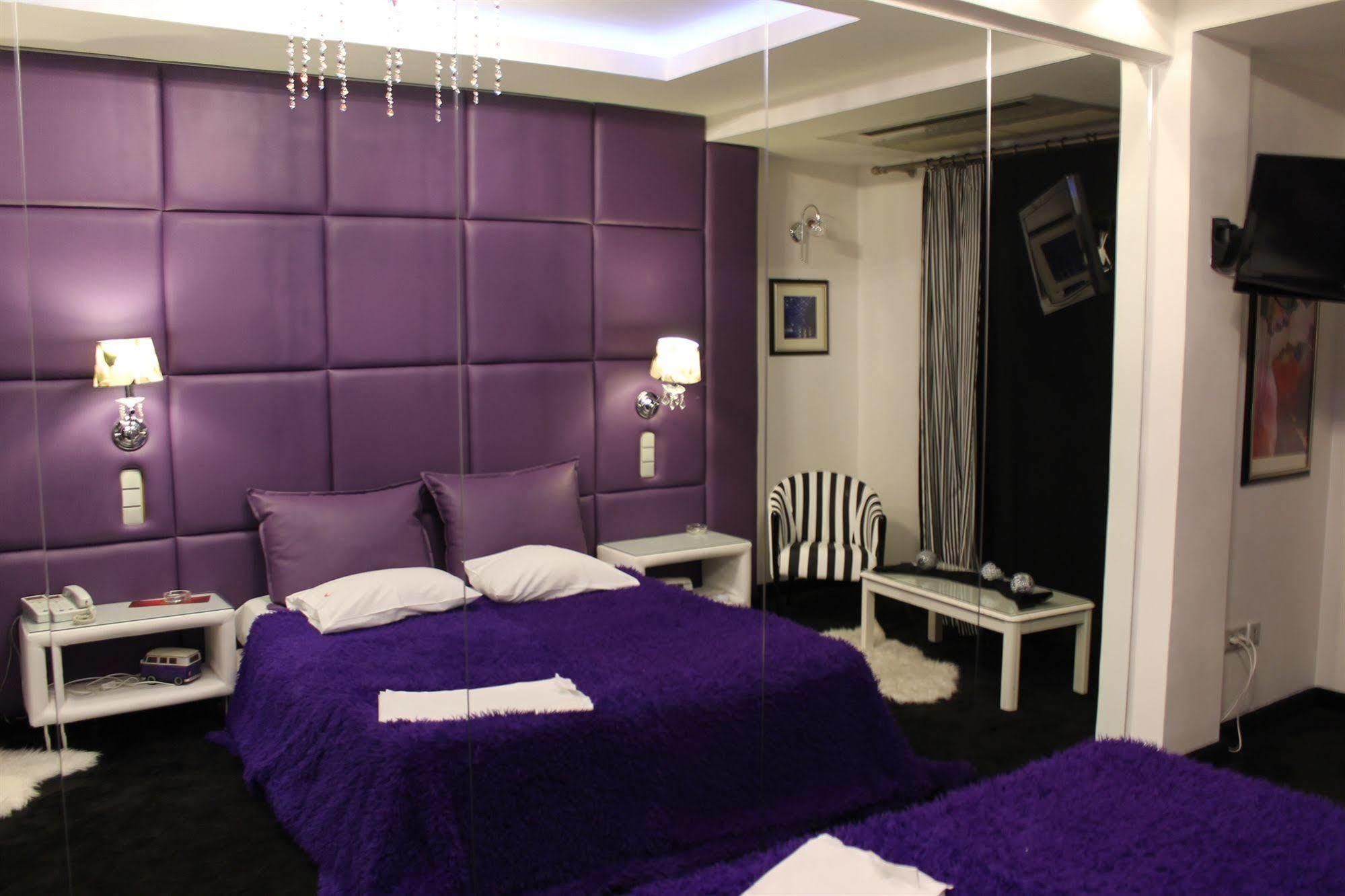 Carol Hotel Piraeus Buitenkant foto